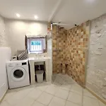 別荘 Maison Atypique 76m² - Centre La Roche-posay, Terrasse, Jardin Cloture - Fr-1-541-60