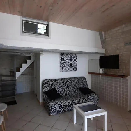 Maison Atypique 76m² - Centre La Roche-posay, Terrasse, Jardin Cloture - Fr-1-541-60 Holiday home La Roche-Posay