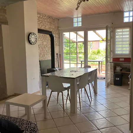 Maison Atypique 76m² - Centre La Roche-posay, Terrasse, Jardin Cloture - Fr-1-541-60 別荘