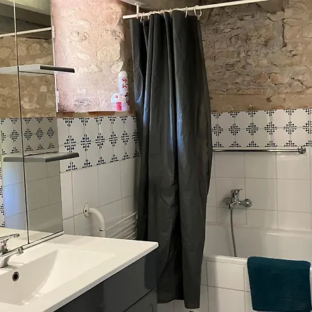 Maison Atypique 76m² - Centre La Roche-posay, Terrasse, Jardin Cloture - Fr-1-541-60 *