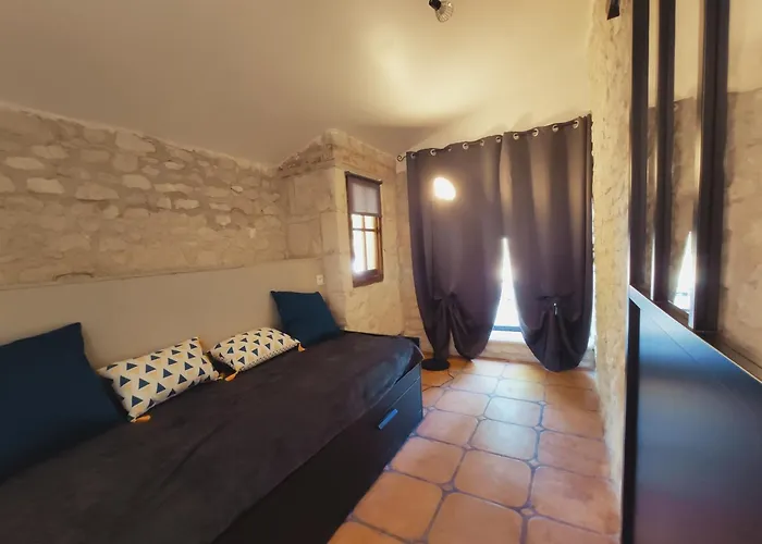 Maison Atypique 76m² - Centre La Roche-posay, Terrasse, Jardin Clôturé - Fr-1-541-60 Сasa de vacaciones La Roche-Posay