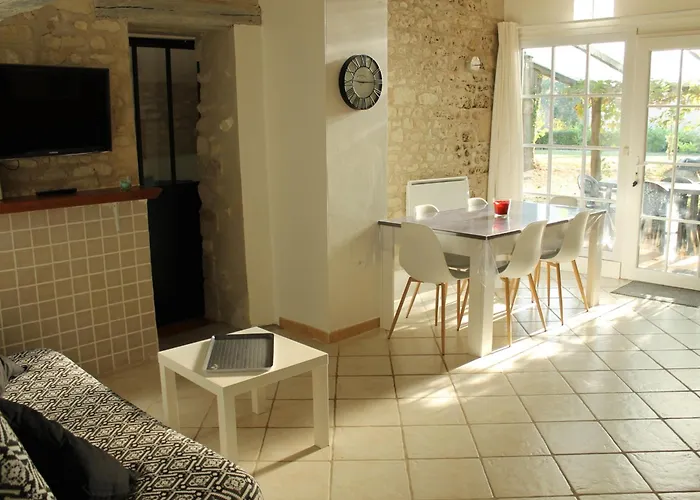 Maison Atypique 76m² - Centre La Roche-posay, Terrasse, Jardin Clôturé - Fr-1-541-60