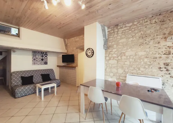 Maison Atypique 76m² - Centre La Roche-posay, Terrasse, Jardin Clôturé - Fr-1-541-60